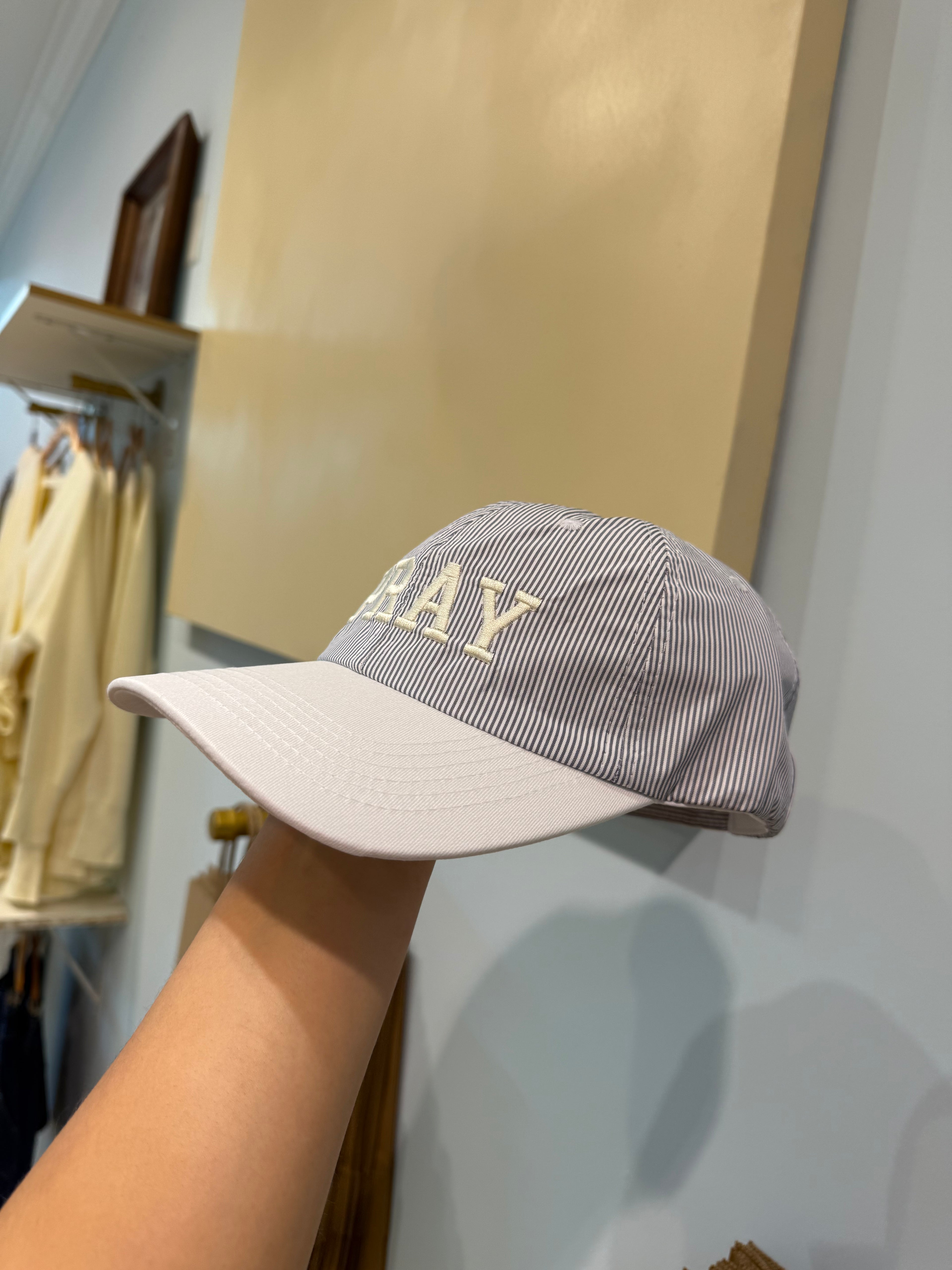 pray hat