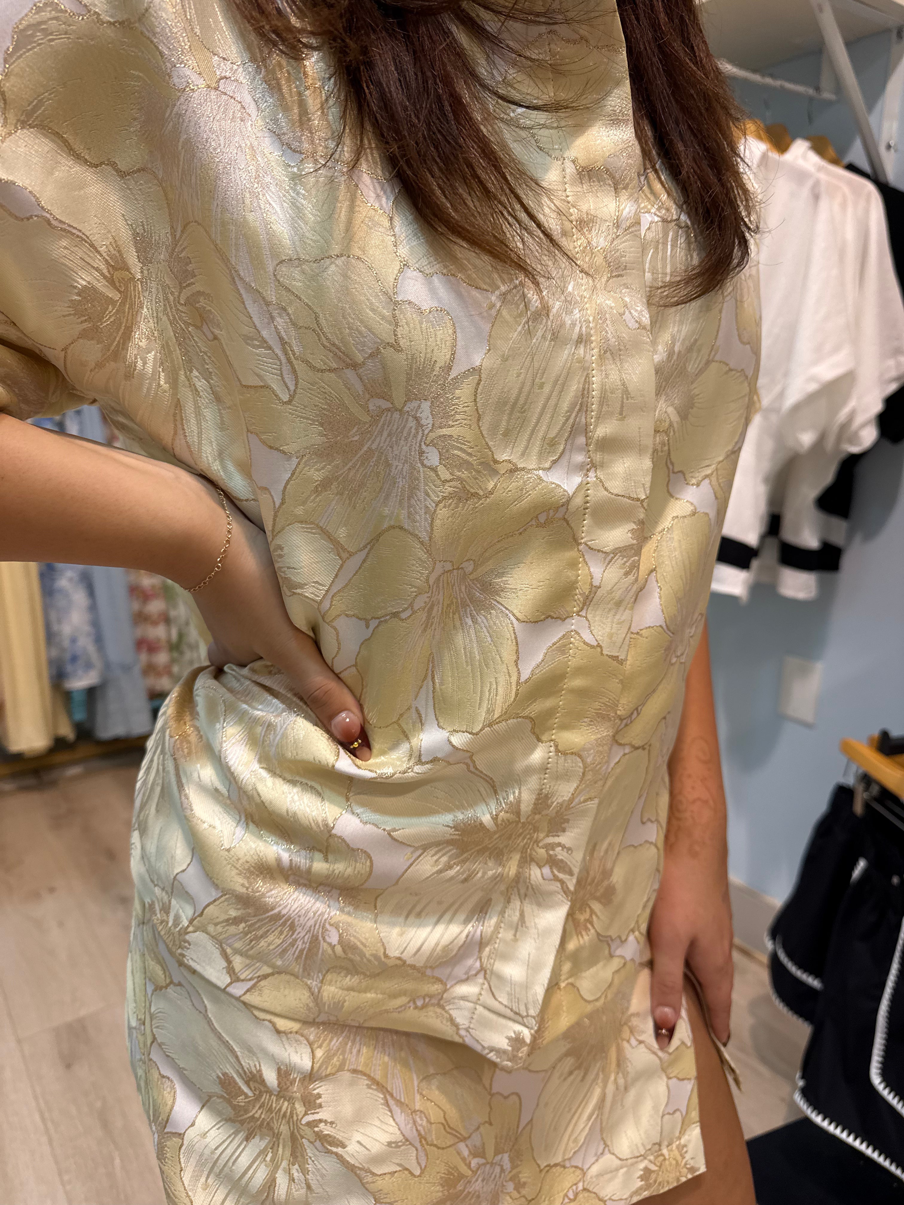 butter yellow top
