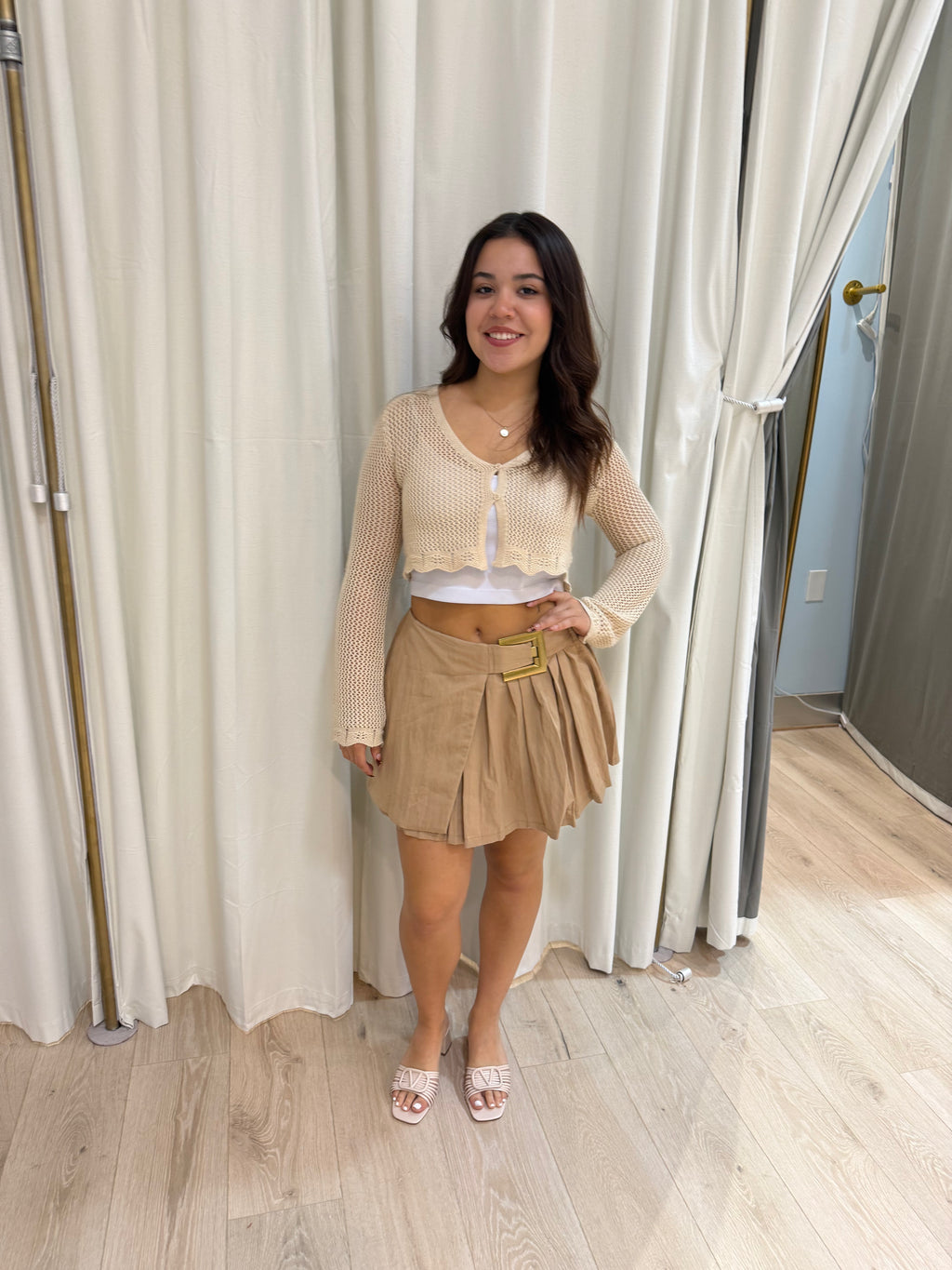 pleated skirt