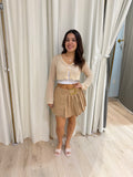pleated skirt