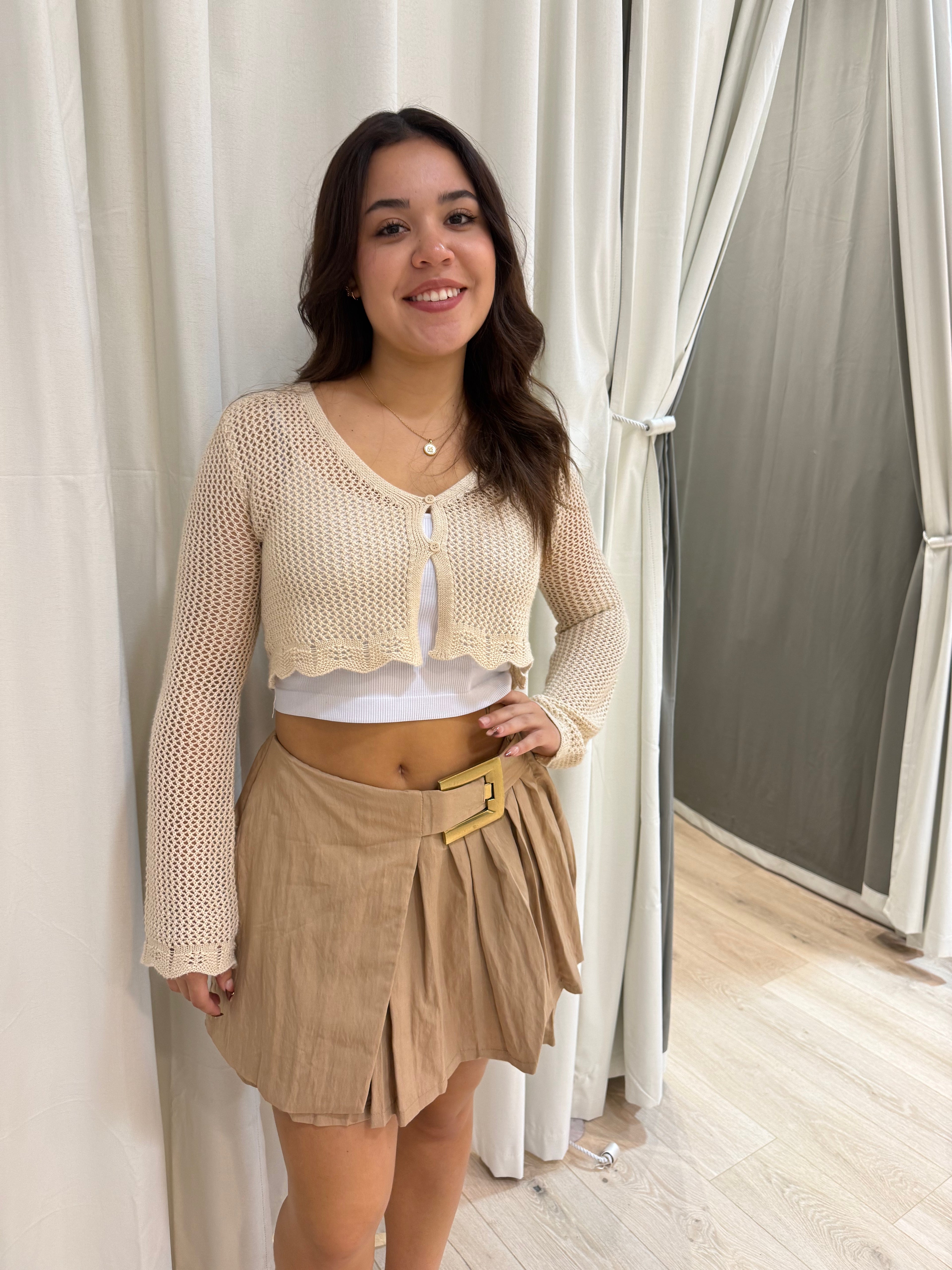 pleated skirt